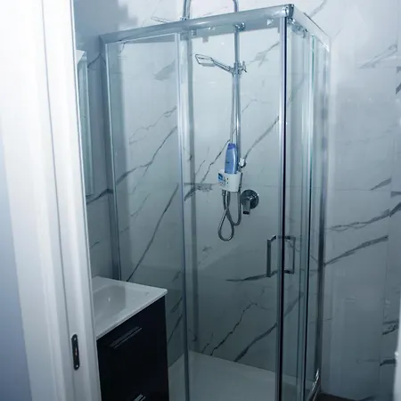 S ベッド・アンド・ブレックファスト