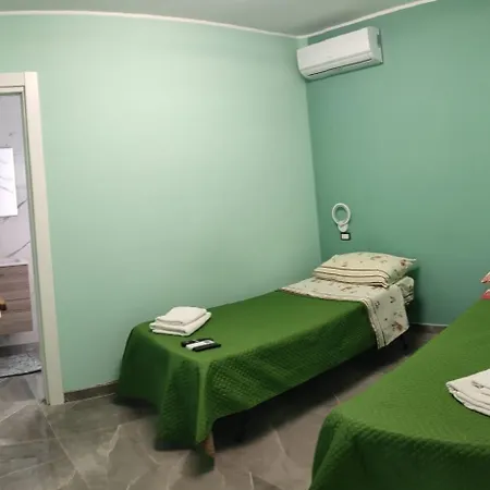 ベッド・アンド・ブレックファスト S